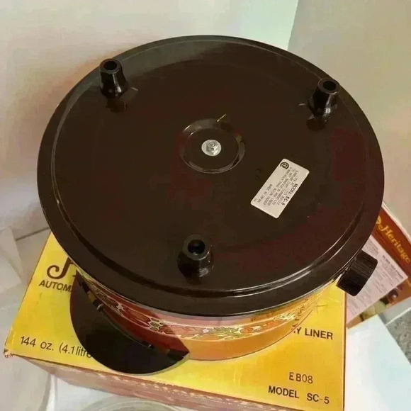 New in box! 1977 Sunbeam Heritage Pot 4 L slow cooker model SC-5 - Picture 6 of 12